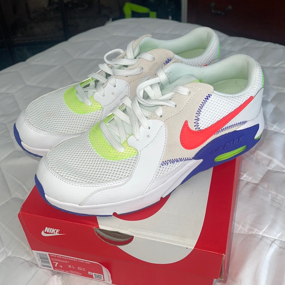 7 Youth Boys Nike Sneakers